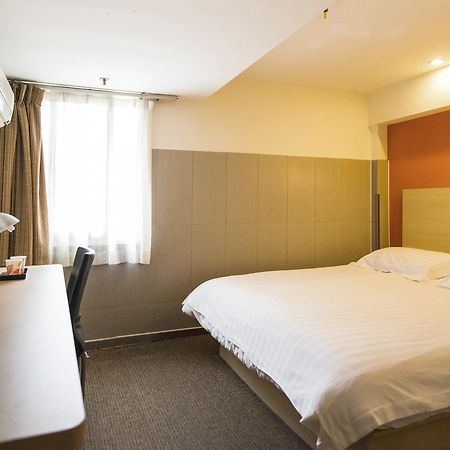 Motel Chongqing Jiefangbai Hongyadong Pedestrian Street Eksteriør billede