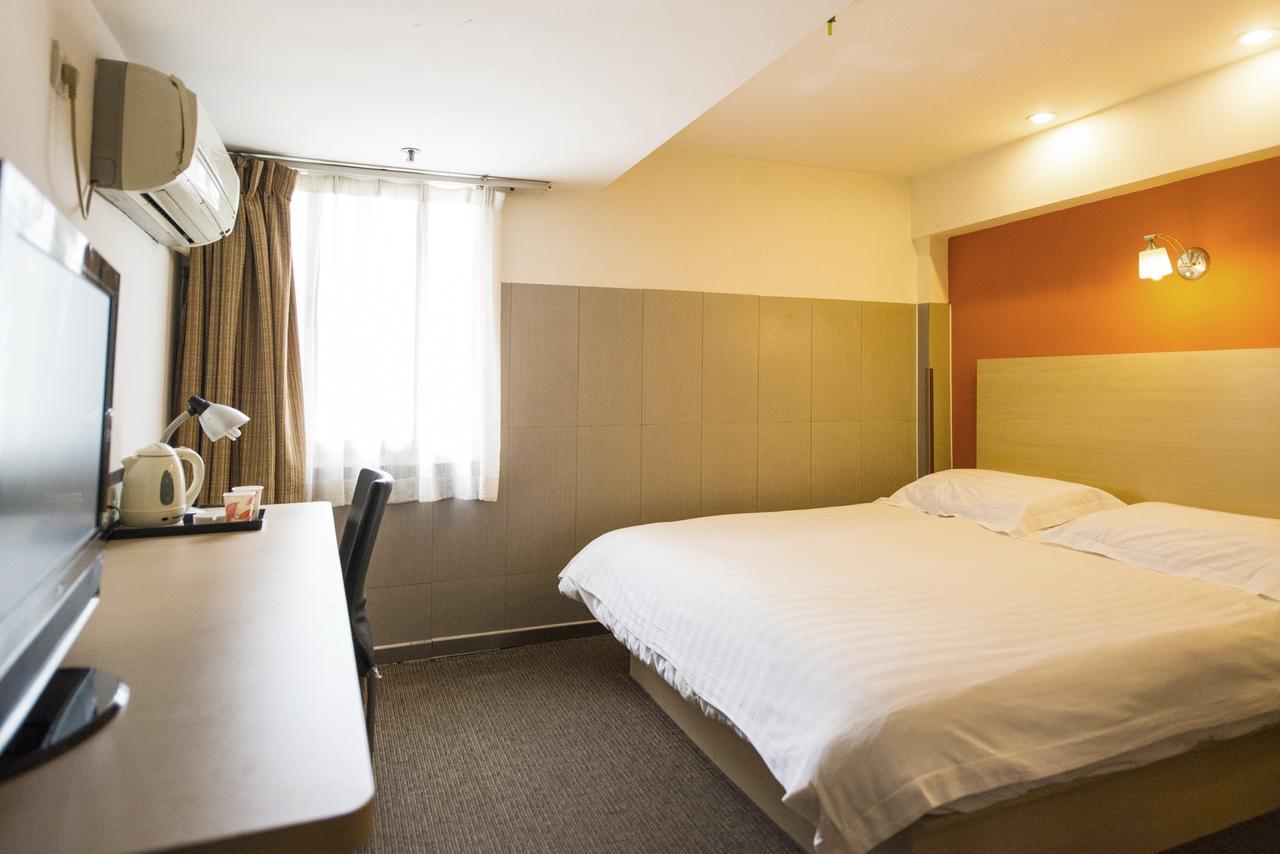 Motel Chongqing Jiefangbai Hongyadong Pedestrian Street Eksteriør billede