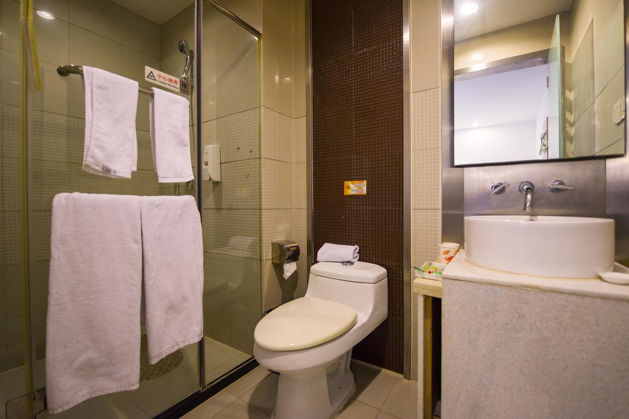 Motel Chongqing Jiefangbai Hongyadong Pedestrian Street Eksteriør billede