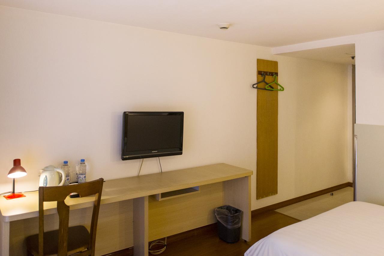 Motel Chongqing Jiefangbai Hongyadong Pedestrian Street Eksteriør billede
